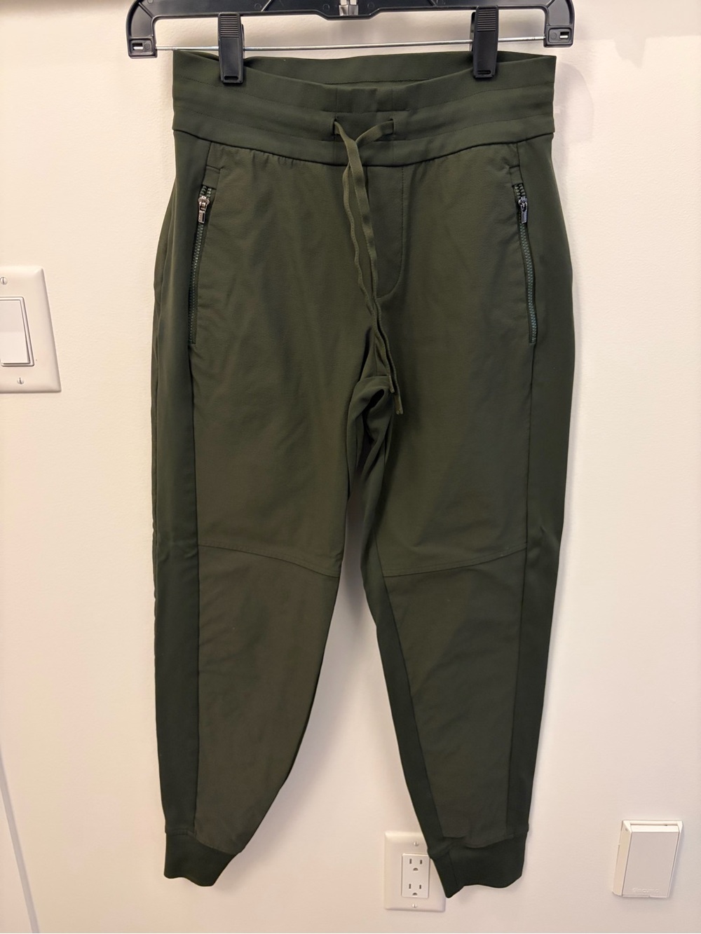 Athleta Trekkie North Jogger - Aspen Olive